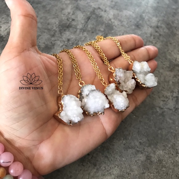 Druzy Agate, Whitesmoke, Natural, Gold Plated - Picture 4 of 11